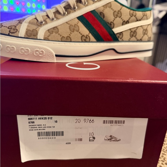 Gucci Kids Beige Sneakers with Red Soles